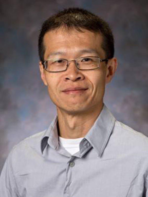 Photo of Ruoning Wang
